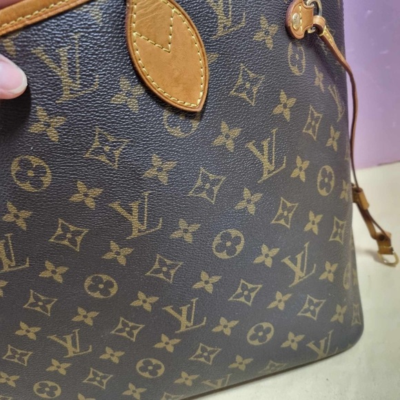 Authentic Neverfull MM - Picture 8 of 15